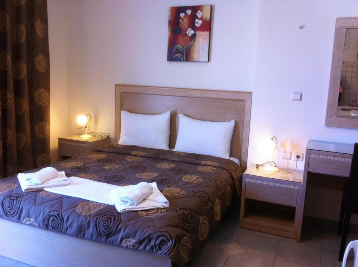 Aerolithos Hotel Adamantas  Buitenkant foto