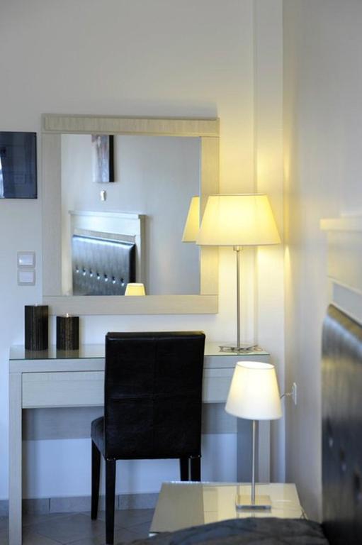 Aerolithos Hotel Adamantas  Kamer foto