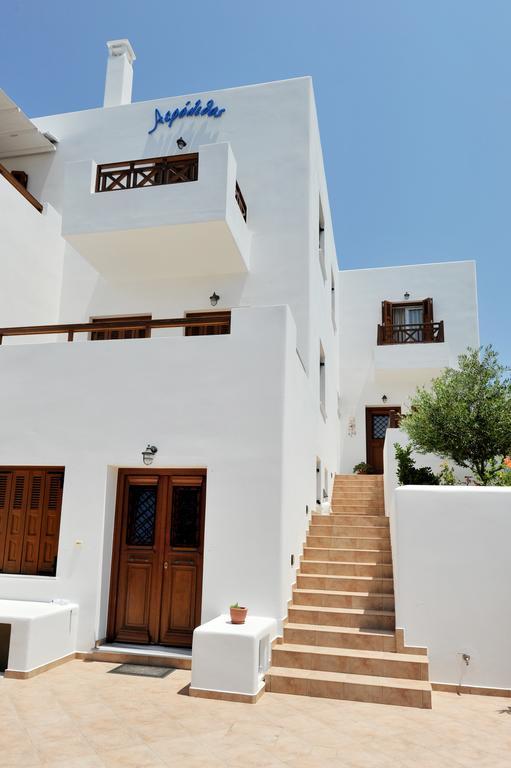 Aerolithos Hotel Adamantas  Buitenkant foto